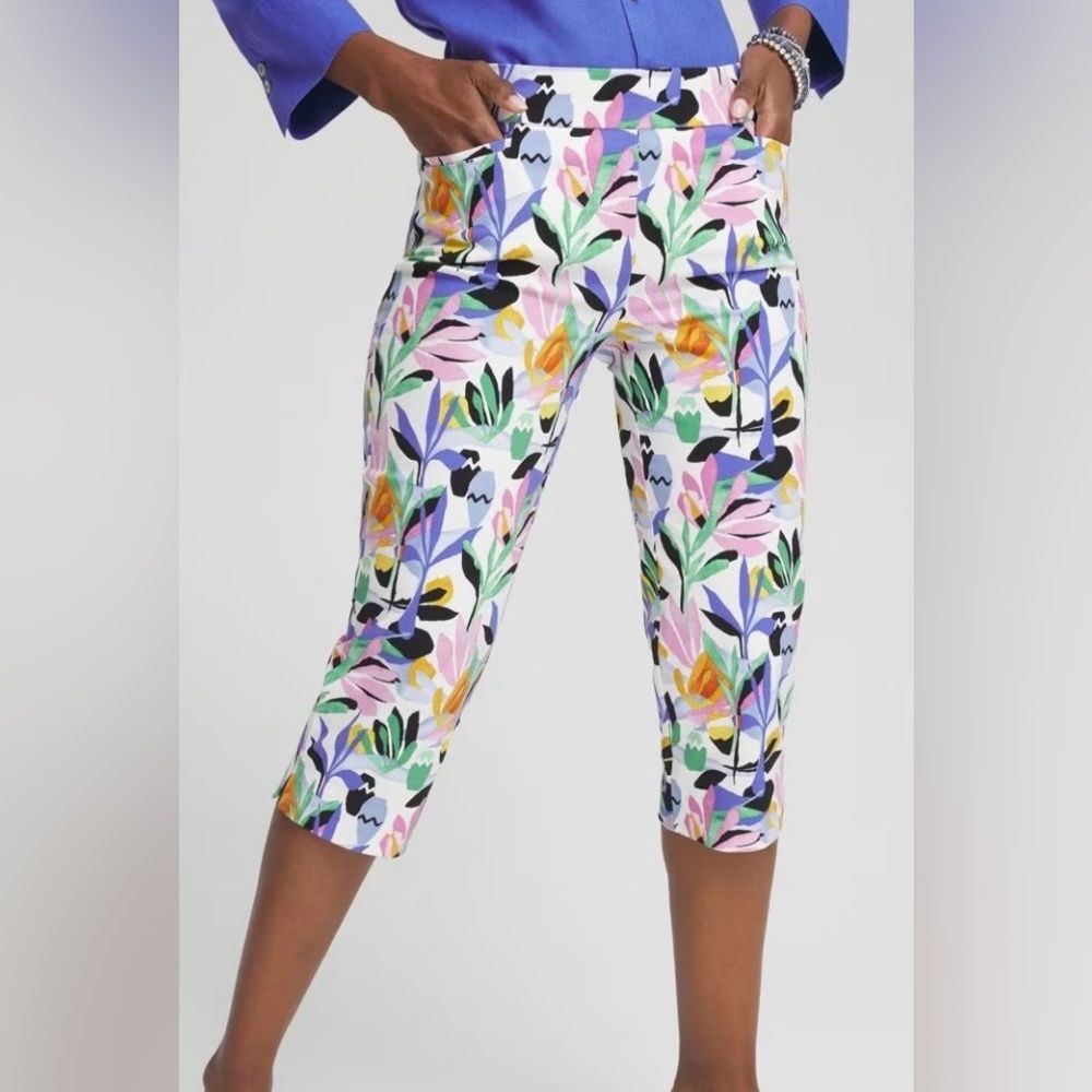 Chico’s Brigitte Tropical Capri Pants Size 4 (0) Spring Floral Stretch Pullon
